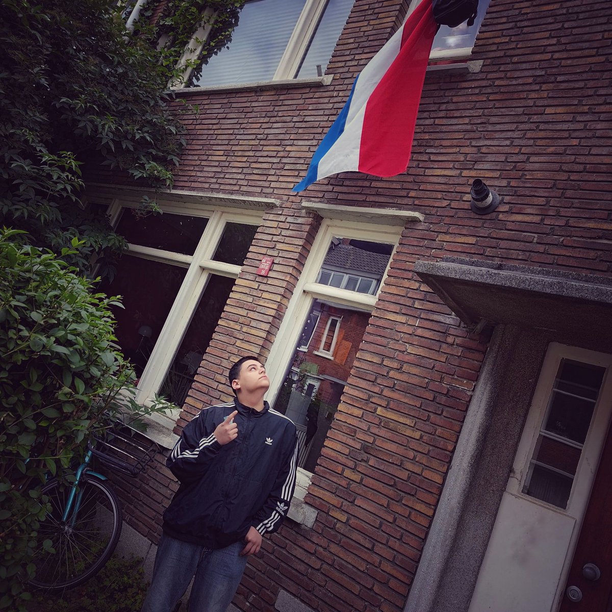 JoshuaKhane's tweet image. Ik ben ZO ONTZETTEND TROTS!!
Mijn oudste zoon is geslaagd voor zijn examens!! 🎉🎉🎉
Trots op je vriend 🥹♥️
Co-Parenting done right ✅
#geslaagd