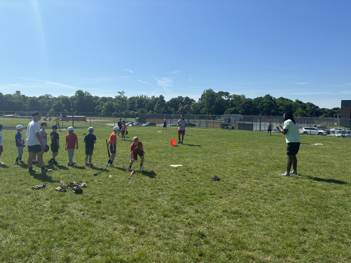 AHSRaptorsBase's tweet photo. Team Vols vs Cam Crushers to start off our Wiffle Ball World Series for 2nd and 3rd Grade! #FutureRaptors #GoRaps https://t.co/nHdysbgCJQ