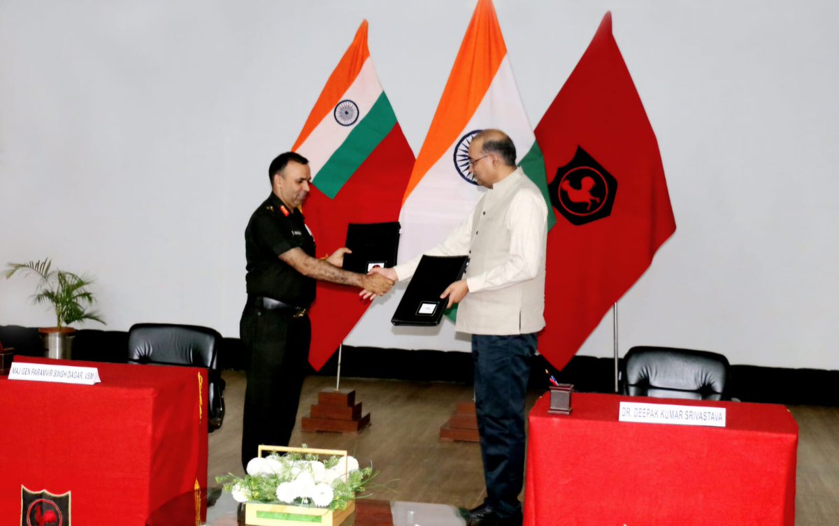 easterncomd's tweet photo. #IndianArmy
#EasternCommand
#CivilMilitaryFusion
#TransformationandInnovation
Indian Army and Indian Institute of Management (IIM), #Ranchi signed a landmark MoU spearheaded by #BrahmastraCorps of #EasternCommand today. This initiative will enhance leadership and management skills amongst the officers of Indian Army. The prime tenets of the MoU are Executive MBA/PhD, seminars, research and faculty exchanges. The MoU will mutually benefit in enhancing the academic acumen and focussed research thereby strengthening the military academia connect.
@adgpi
@SpokespersonMoD
@IIMRanchi_Off
@EduMinOfIndia
Facebook - https://t.co/zGZRFTqH56
Instagram - https://t.co/6ACjvtXCbh