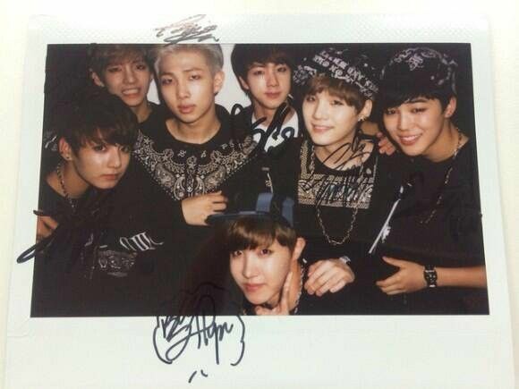 park07k's tweet photo. Self made artists. https://t.co/uogow7VaUJ