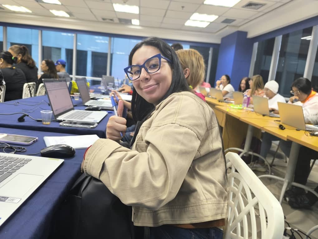 cvm_ve's tweet photo. #SomosCVM |Trabajadores/as de CVM iniciaron curso de Excel básico, intermedio y avanzando en sede Caracas a través del Sistema Nacional de Adiestramiento

El taller de 48 horas académicas fue financiado por CVM para beneficio de las trabajadoras/es

#12Jun
#CreemosEnNuestraGente https://t.co/uyd4KGsjK2