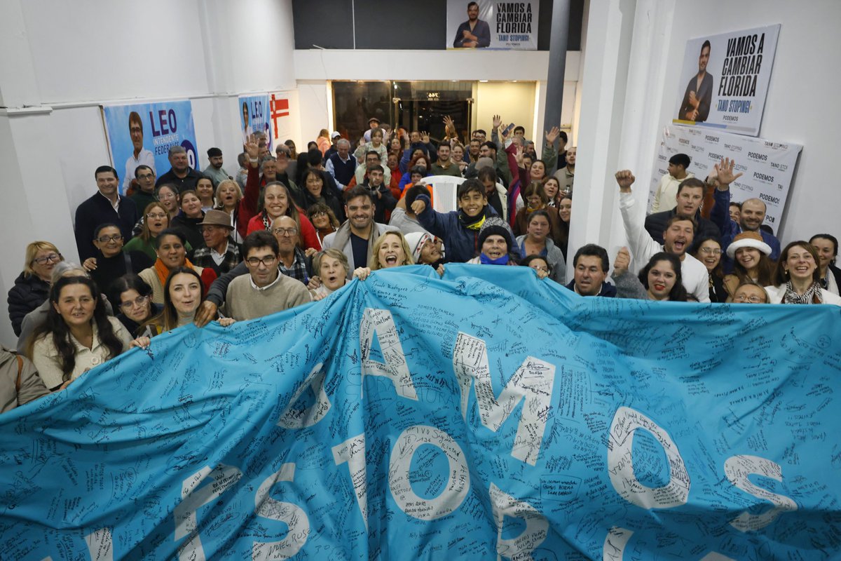 lauraraffo's tweet photo. En Florida y en Sarandí Grande agarramos fuerte la bandera, nos miramos a los ojos y nos unimos todos. Así debe ser siempre. Solo juntos podemos hacer historia. https://t.co/EzwAoRrLkY
