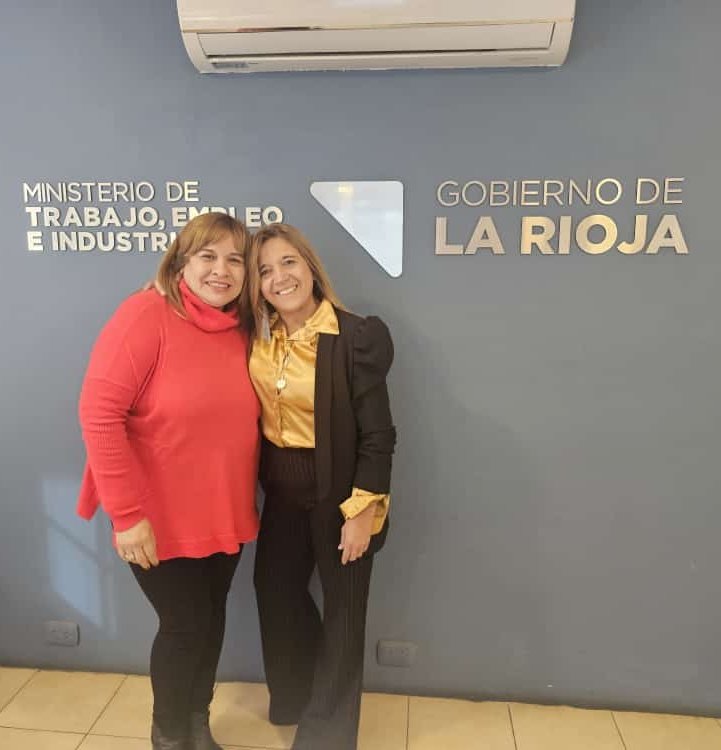 ¡Feliz cumpleaños Bety Querida!  Que este día esté lleno de alegría, amor y todas las cosas que te hacen feliz. Que todos tus deseos se cumplan y que este nuevo año de vida te traiga muchas bendiciones y éxitos <a href="/BeatrizTello4/">Betty Tello</a>. 💫💫❤️