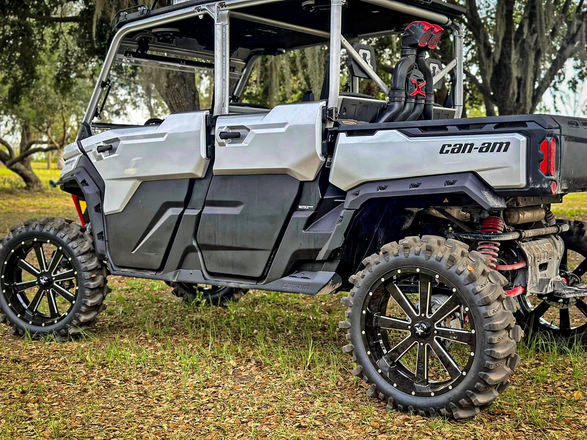 superatvtweet's tweet photo. ๐คฟ #BKFabs sets them up right! They put this #CanAmDefender XMR edition on an #SuperATV 4" GDP portal gear lift kit with 15% Gear Reduction and High-Clearance A-arms, with tunes from @probox_rocks, & More! ๐ชโ https://t.co/Sub5TthiN4