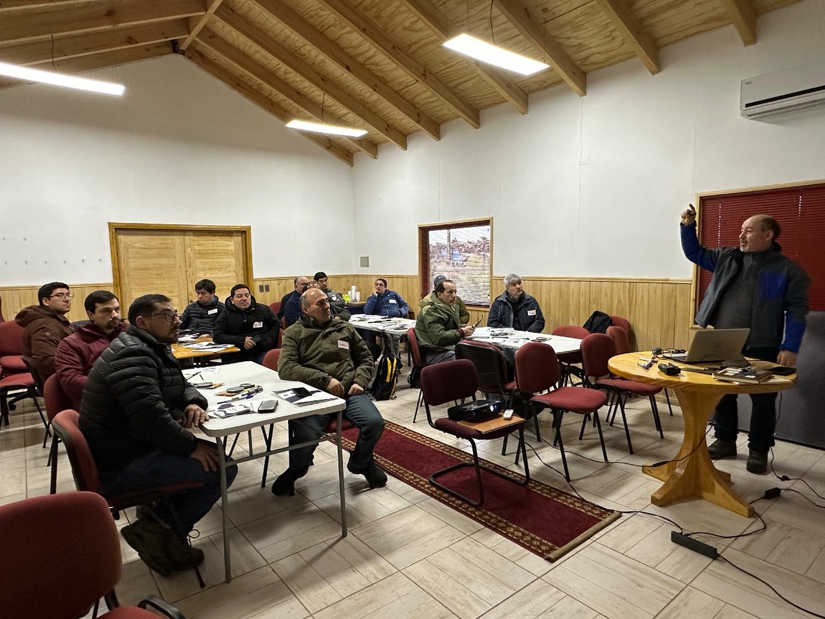 fpymebiobio's tweet photo. Pese a las dificultades climáticas, todos nuestros asistentes llegaron en perfectas condiciones para el módulo final del Curso de Cinemática de Corte 📐🌳🌳

@fomentobiobio @Corfo @c4iudec @udeconcepcion @fiudec https://t.co/MiKPzRQe0H