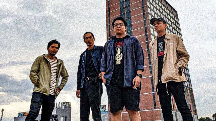 switchhhh_'s tweet photo. If you’re a fan of basement, knuckle puck, title fight, movements etc..

We are switch 

https://t.co/8eSntApjnt https://t.co/yvYnXg3Lnm
