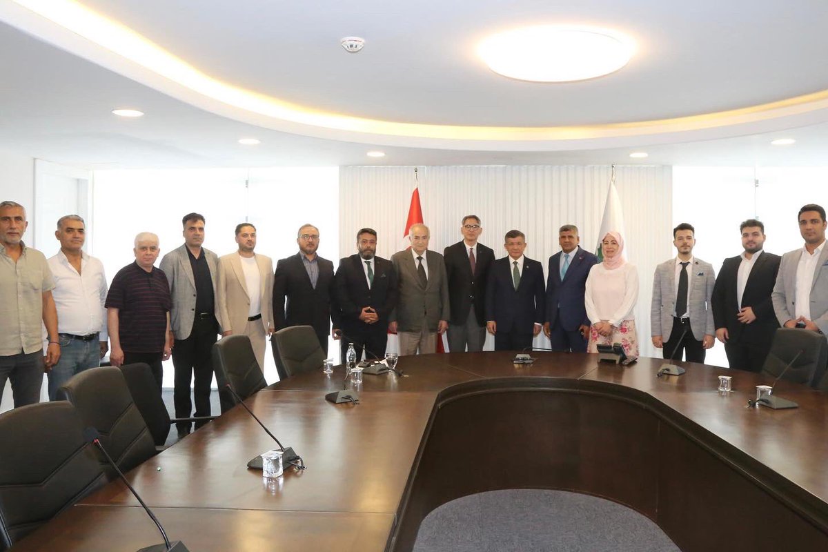 gelecek_ankara's tweet photo. Ankara İl Yönetimi olarak Genel Merkezimizde Bayramlaşmamızı Sn @Ahmet_Davutoglu, Ankara İl Başkanı Sn @DtAlperAlkan_61 önderliğinde gerçekleştirdik.

@Ahmet_Davutoglu 
@GelecekPartiTR https://t.co/Q5niEL6Huf