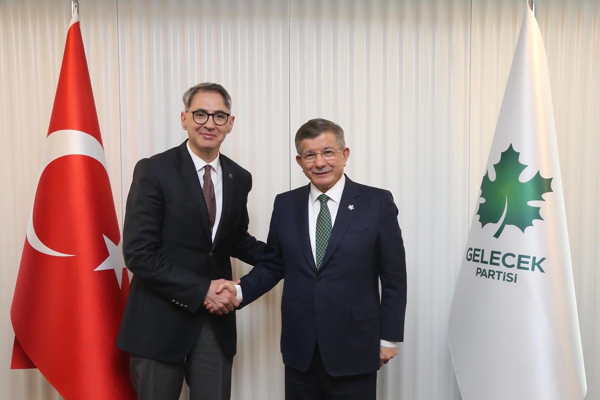 gelecek_ankara's tweet photo. Ankara İl Yönetimi olarak Genel Merkezimizde Bayramlaşmamızı Sn @Ahmet_Davutoglu, Ankara İl Başkanı Sn @DtAlperAlkan_61 önderliğinde gerçekleştirdik.

@Ahmet_Davutoglu 
@GelecekPartiTR https://t.co/Q5niEL6Huf