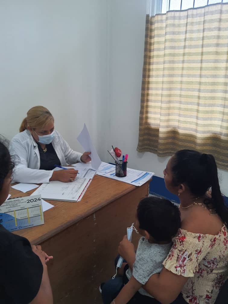 Brigada Médica Cubana en Guatemala Flores Petén Norte.
La Mejor Medicina para el alma es la dulzura del otro ser humano,por eso los médicos cubanos somos tan reconocidos y agradecidos en el mundo porque tratamos alos demás con amor y dulzura .
#CubaCoopera
#BMCGuatemala