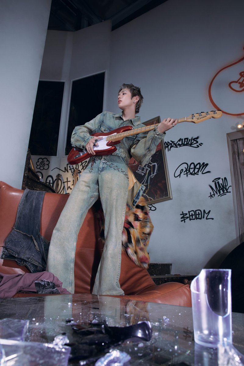 RIIZE_official's tweet image. WHERE IS THAT BASS? #2

RIIZE 라이즈 【RIIZING - The 1st Mini Album】
➫ 2024.06.17 6PM (KST)

#RIIZE #라이즈
#SHOTARO #쇼타로
#RISEandREALIZE
#BoomBoomBass #RIIZE_BoomBoomBass
#RIIZING