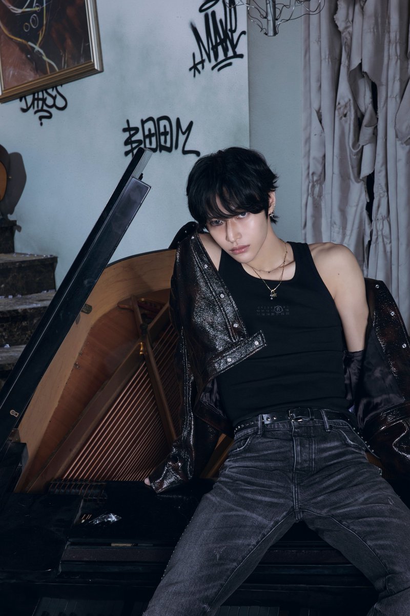 RIIZE_official's tweet image. WHERE IS THAT BASS? #2

RIIZE 라이즈 【RIIZING - The 1st Mini Album】
➫ 2024.06.17 6PM (KST)

#RIIZE #라이즈
#WONBIN #원빈
#RISEandREALIZE
#BoomBoomBass #RIIZE_BoomBoomBass
#RIIZING