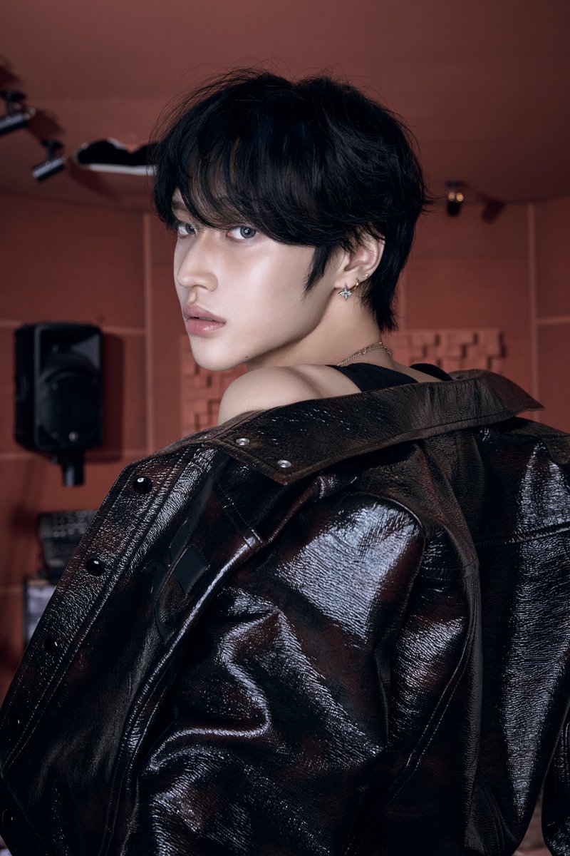 RIIZE_official's tweet image. WHERE IS THAT BASS? #2

RIIZE 라이즈 【RIIZING - The 1st Mini Album】
➫ 2024.06.17 6PM (KST)

#RIIZE #라이즈
#WONBIN #원빈
#RISEandREALIZE
#BoomBoomBass #RIIZE_BoomBoomBass
#RIIZING