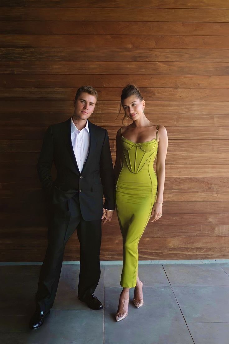 JAILEYSWRLD's tweet photo. Justin and Hailey Bieber 💚 https://t.co/SW99FF0ubQ