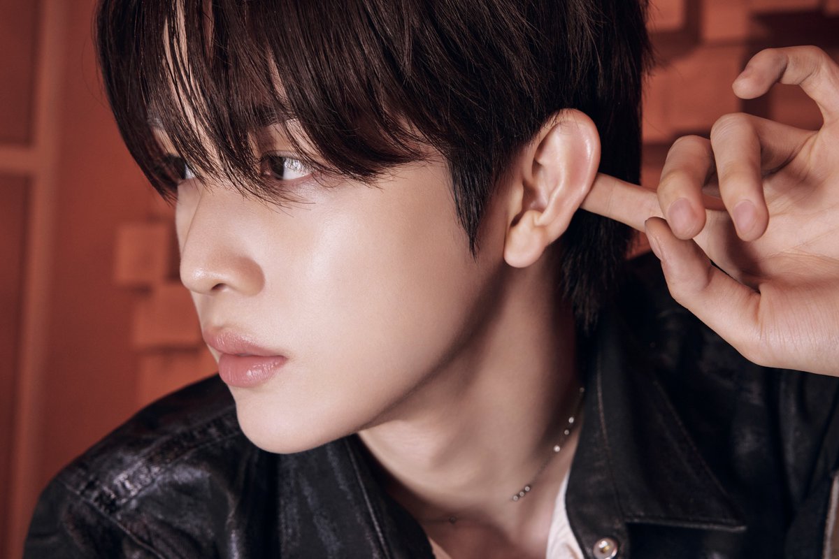 WHERE IS THAT BASS? #2

RIIZE 라이즈 【RIIZING - The 1st Mini Album】
➫ 2024.06.17 6PM (KST)

#RIIZE #라이즈
#SUNGCHAN #성찬
#RISEandREALIZE
#BoomBoomBass #RIIZE_BoomBoomBass
#RIIZING