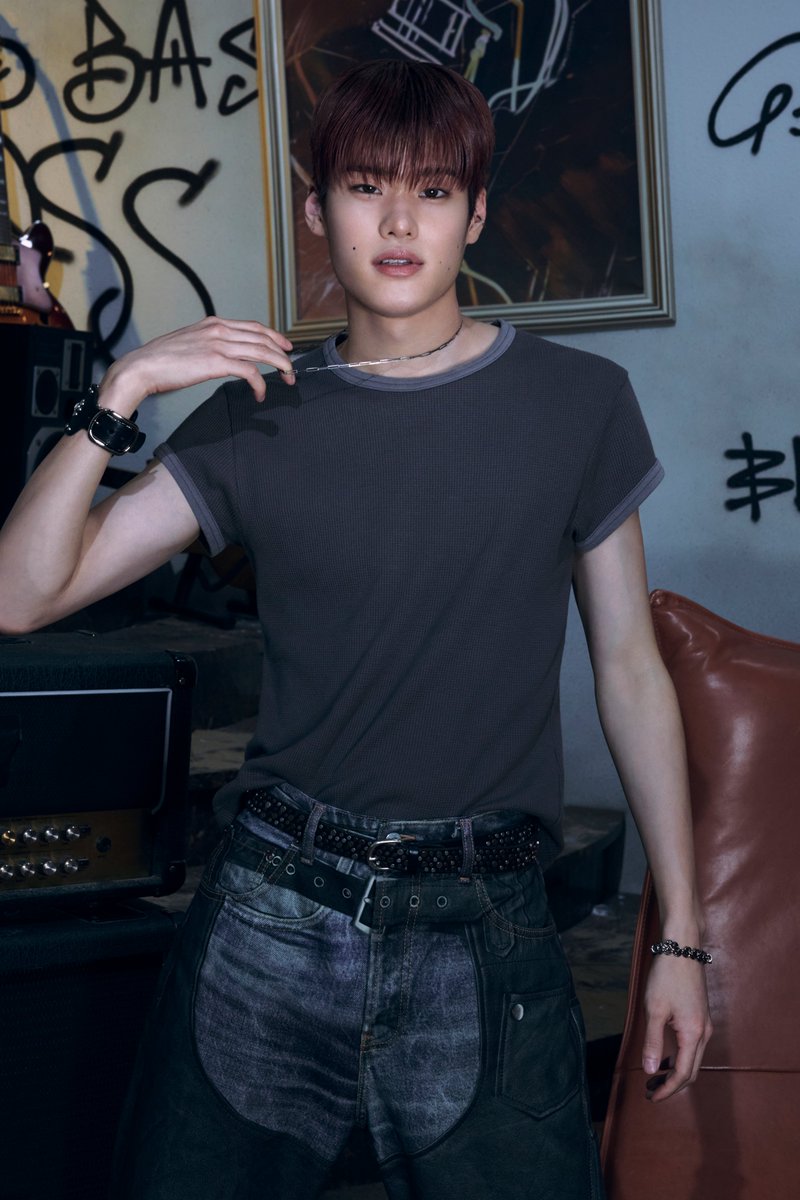 RIIZE_official's tweet image. WHERE IS THAT BASS? #2

RIIZE 라이즈 【RIIZING - The 1st Mini Album】
➫ 2024.06.17 6PM (KST)

#RIIZE #라이즈
#SOHEE #소희
#RISEandREALIZE
#BoomBoomBass #RIIZE_BoomBoomBass
#RIIZING