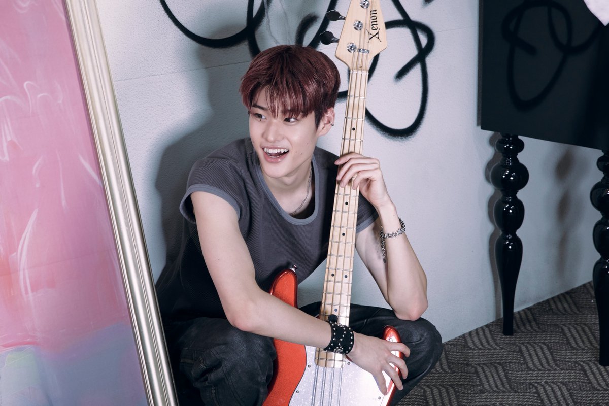 RIIZE_official's tweet image. WHERE IS THAT BASS? #2

RIIZE 라이즈 【RIIZING - The 1st Mini Album】
➫ 2024.06.17 6PM (KST)

#RIIZE #라이즈
#SOHEE #소희
#RISEandREALIZE
#BoomBoomBass #RIIZE_BoomBoomBass
#RIIZING