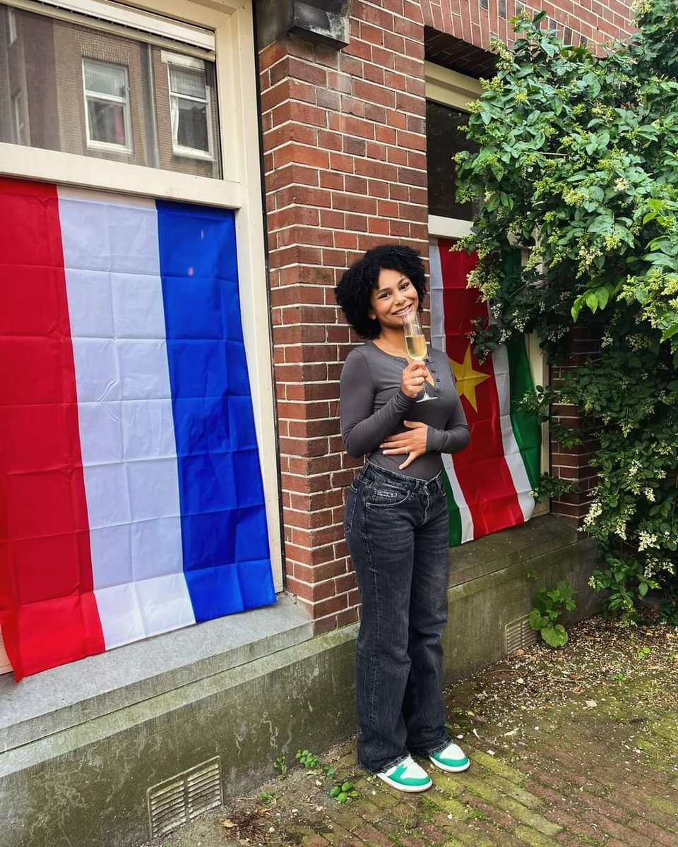 HenkBakboord's tweet image. Wiehoee!! Dolores #geslaagd!
👩🏽‍🎓💞
Is best een dansje waard...