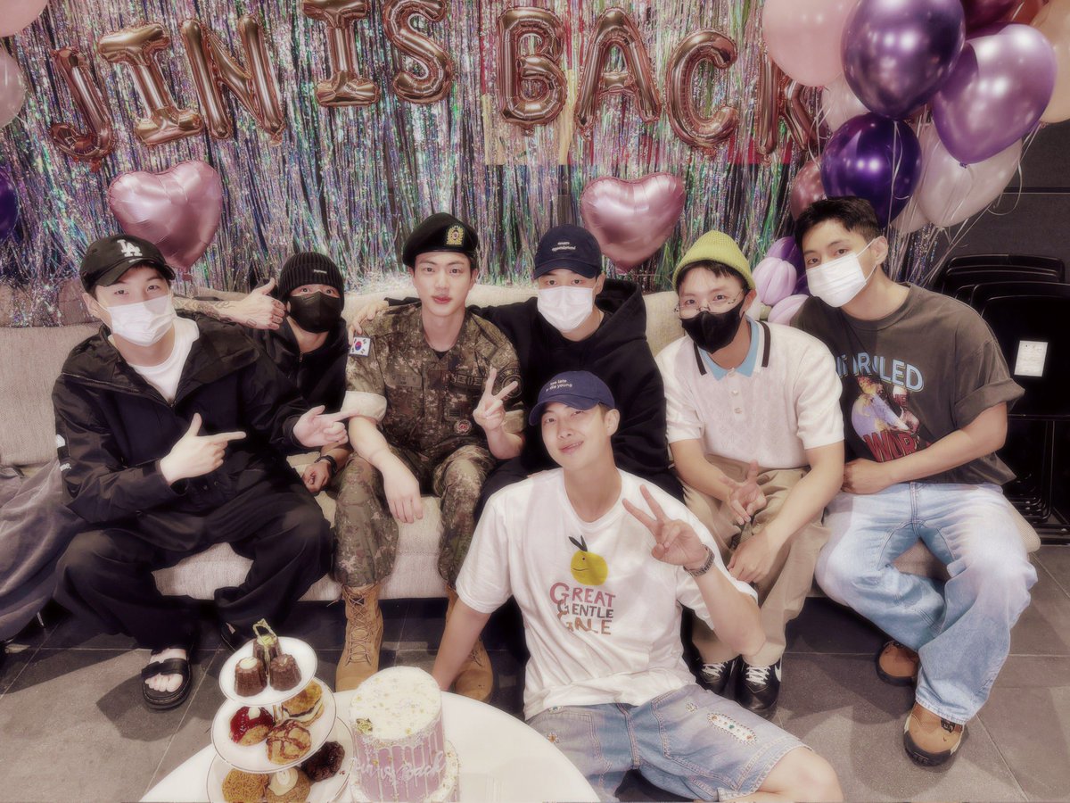 vfairydust's tweet photo. my always &amp; forever. 11th year in a few 💜

HAPPY ANNIVERSARY BTS
#BTS11thAnniversary #BangtanTurns11
#11YearsWithBTS #11YearsOfAPOBANGPO
#ElevenYearsAndCounting #SeeYouNextYear https://t.co/HFJY6Z9XD6