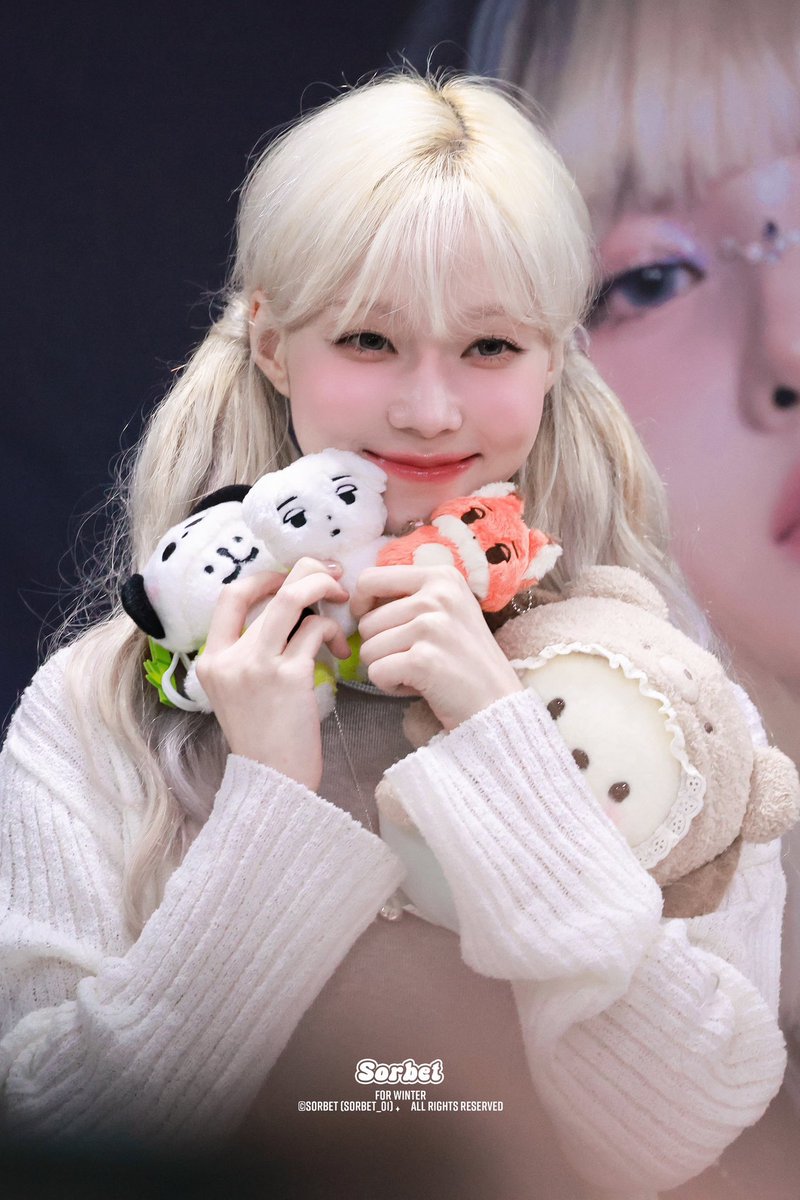 hourlykwinter's tweet photo. #WINTER #윈터 https://t.co/bZLJ8WIWBS