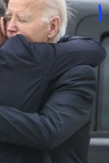 Lo_skillz's tweet photo. @NoLieWithBTC I'm not trying to ruin a touching moment but check out the guns on Biden. https://t.co/btyNruURa0