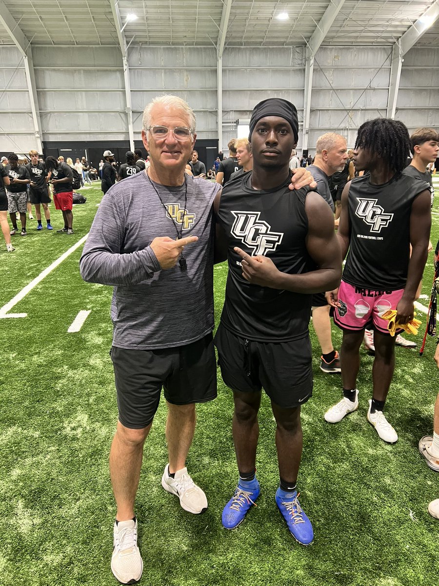 AFNFZ3's tweet photo. Truly had a great time at the @UCF_Football prospect camp yesterday got to show my talent and learn knew things! @CamDuke11 @shouldabeentom @EdgewaterFB @CoachTedRoof @camvining5 @_LBPerformance https://t.co/cezk2e5WJH