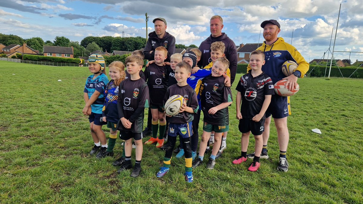 Kicking off the week on a high!🏉

✅ Coach development &amp; CPD evening with <a href="/kippaxwelfarerl/">Kippax Welfare RL</a>
✅ 13 new players for <a href="/GuiseleyRangers/">Guiseley Rangers</a> U7s following our Taster Session
✅ 30 parents at the Respect Workshop with <a href="/MorleyKnights/">Morley Knights RL</a>, creating their own club pledges

Great job everyone!👏