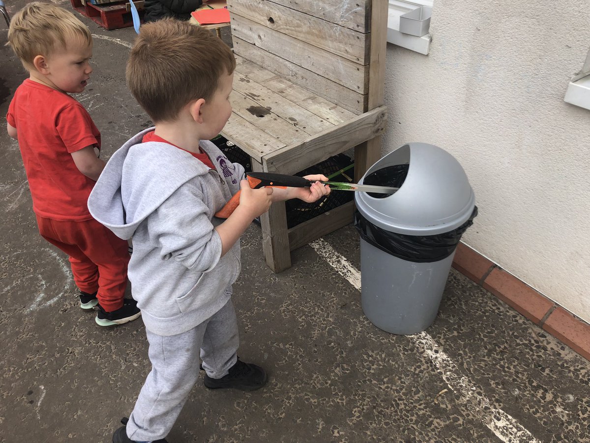GabrielNursery1's tweet photo. We were being responsible citizens in nursery today by picking up the litter in our garden.
#SHINE #responsible #caringfortheenvironment https://t.co/oill50boFv