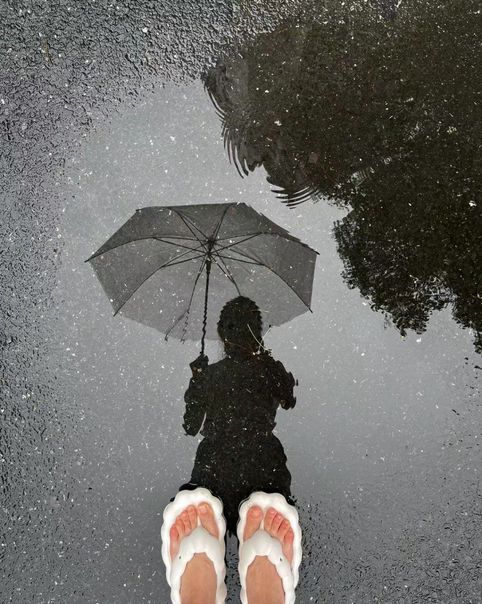 It rains rain rain rain rain every day ||