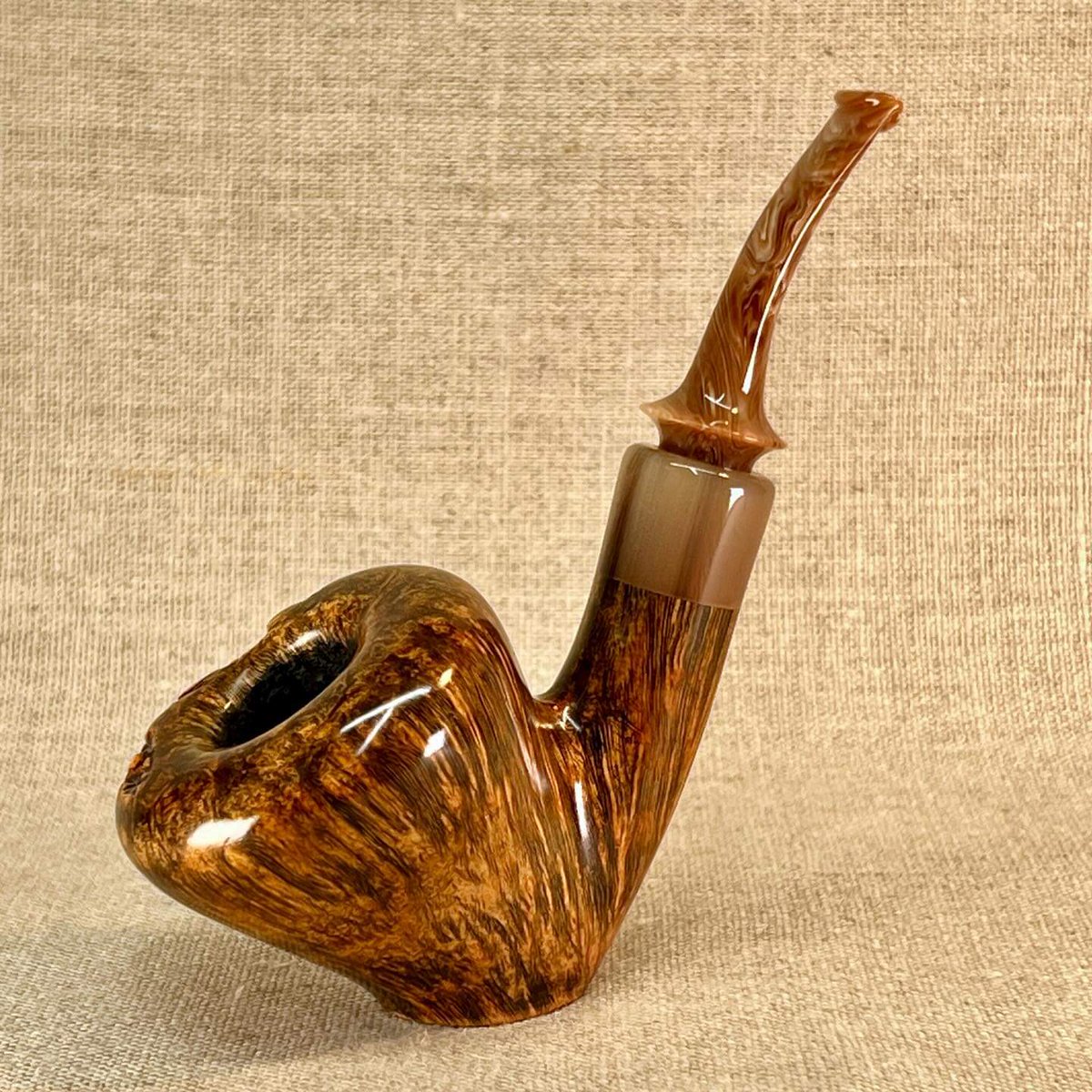 kraigseder5's tweet photo. I finished this commissioned pipe up last night. It’s kind of an acorn sitter, but not exactly. It has an ox horn shank accent and an acrylic stem.
#pipetobacco #pipesmoker #tobaccopipe #pipe #pipecommunity #smokingpipes #igpc #tobaccopipes #instagrampipecommunity
#pipesmokers https://t.co/p3H8uo03l0