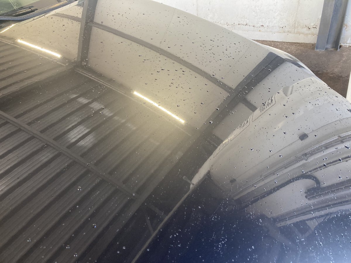 clatefas's tweet photo. Quand tu payes 15€ pour un lavage chez #Totalwash et que tu récupères ta voiture mal séchée… les boules! https://t.co/hcrktiBFmH