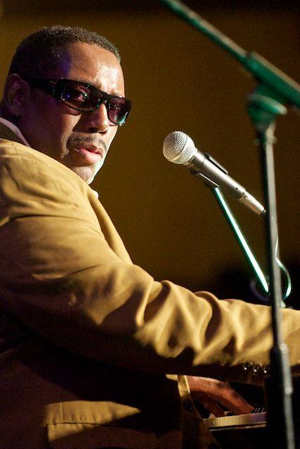 Lil_Bastad's tweet photo. Friday June 14, 2024
Mel Davis &amp; Friends feat. Mark Bowers and Abe Fogle!
Montclair Brewery's
Juneteenth Celebration!
7:30 pm - 9:30 pm
101 Walnut St
Montclair, NJ
(973) 850-0541
https://t.co/jxbrCZWBIo https://t.co/0DqiZvRQwW