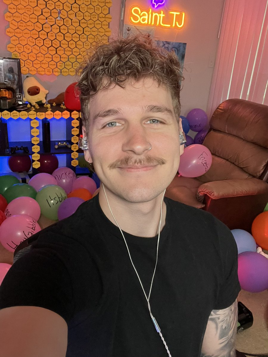 Teejay_live's tweet photo. WE ARE SO BACK BUT WITH A REBRAND https://t.co/RA5BWYn9bE (DOWN WITH SAINT FOREVER) https://t.co/fenD8ov6oF