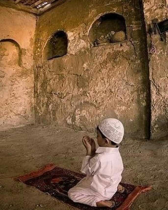 في هـذه الحيـاة هناك أشيـاء نحتاجهـا وأشياء نتمناهـا وبين الإحتياج والأمنية يختار اللّه لنا ما يناسبنا فَـ يارب ارزقنا الرضا والقناعة وراحة البـال ..