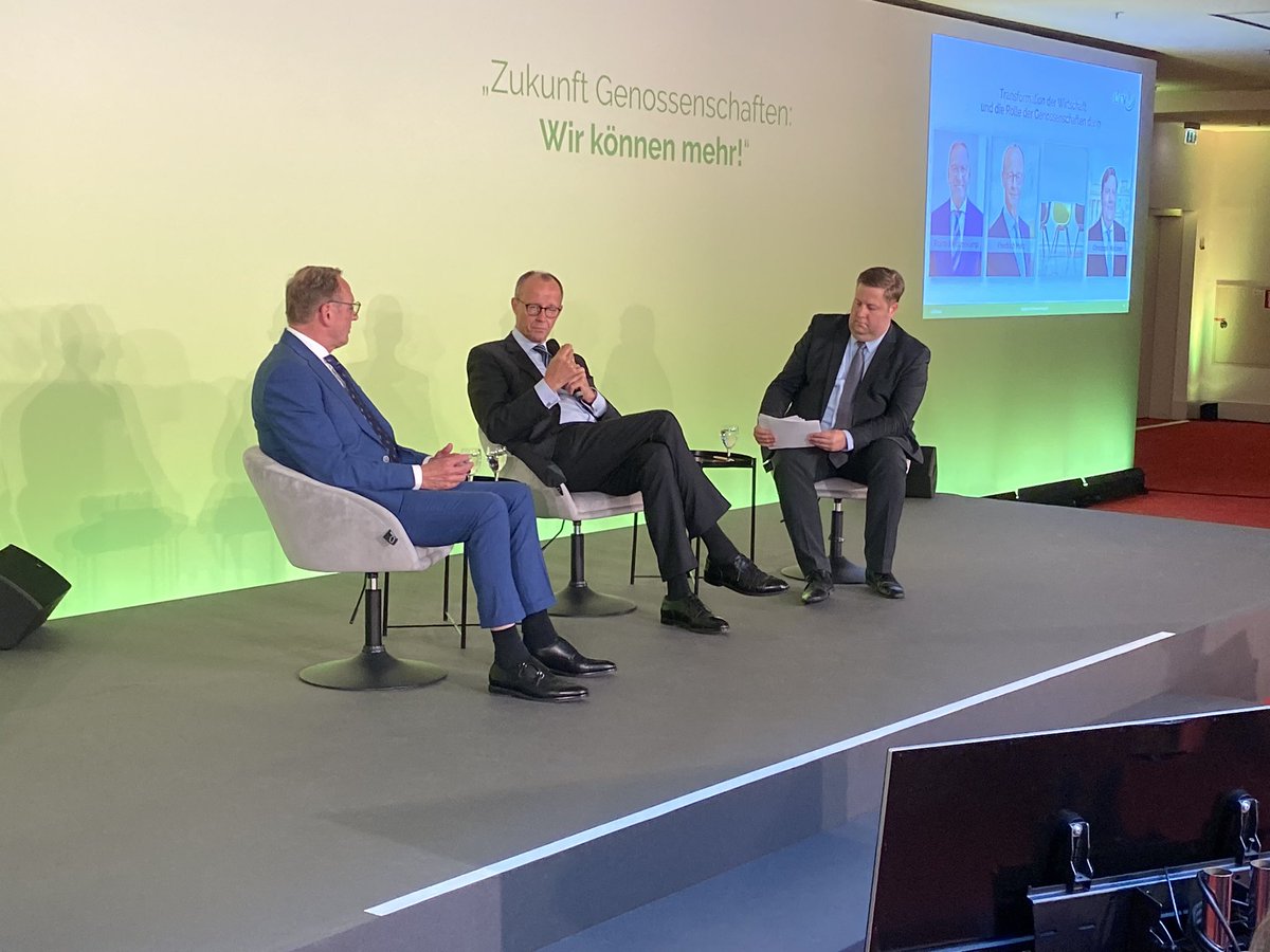 DietrichHoller's tweet photo. #Pflanzenschutz ist Thema am #Raiffeisen-Tag 2024.@_FriedrichMerz kritisiert, dass @bmel deutsche Lösungen wolle, ob #EU entschieden habe. Franz Josef Holzenkamp,@Raiffeisen_DRV, legt nach zur Debatte um #Aktionsprogramm nach: „Da lagen wir wohl richtig“. https://t.co/9wRpjMqRb8 https://t.co/MOM3VoR6Gp