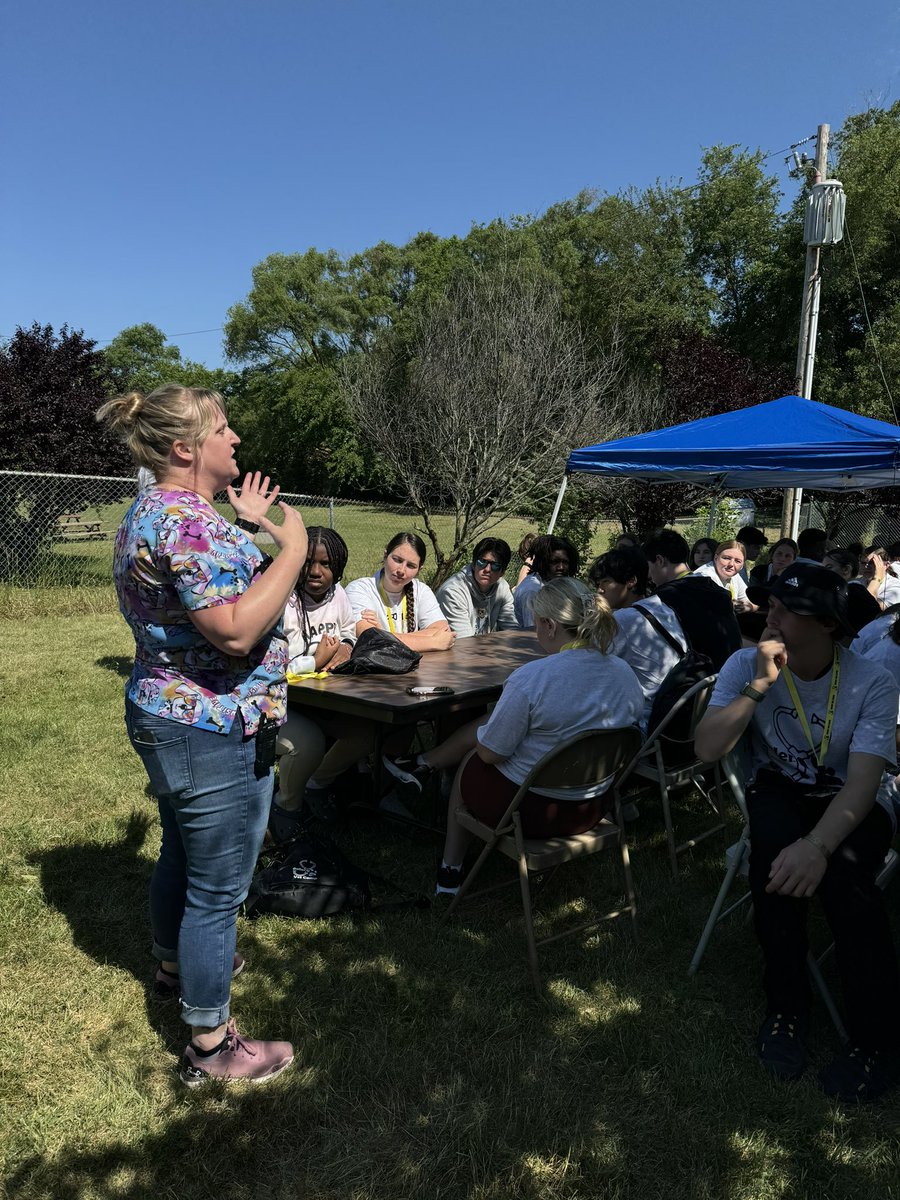 BoilerVetCamp's tweet photo. #TeamCash is getting a quick introduction to our day before lunch! 

#lifeatpurdue #boilervetcamp #pucvm #boilerup https://t.co/pTGByCUGg9