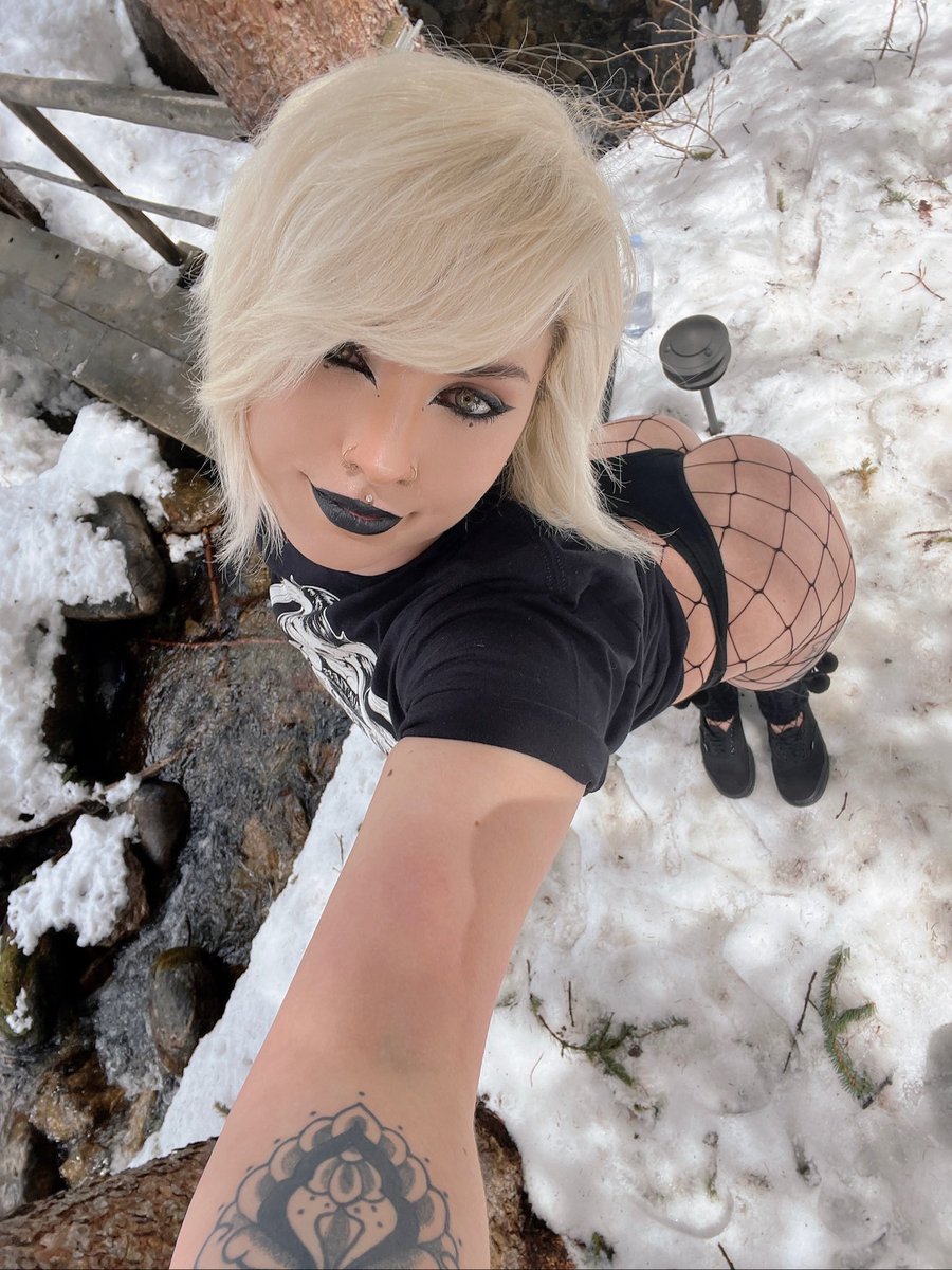 Say hi if you like my 🍑🥺