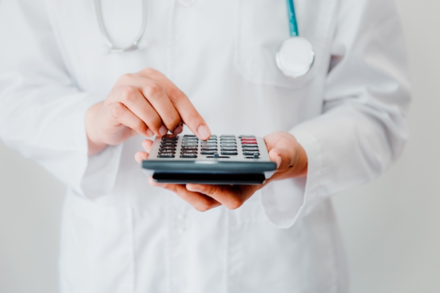 MeritInsuranceG's tweet photo. How Rising Medical Costs Impact Auto Insurance Rates https://t.co/TxhwGeCaWN https://t.co/6JqjtVDIio