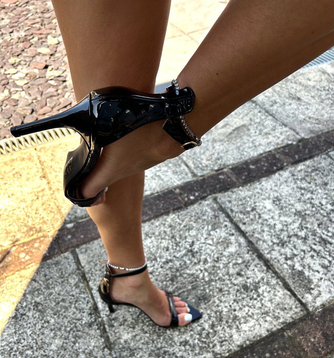 These heels 👠 make me feel extra dominant 😈💯 #highheels #heels