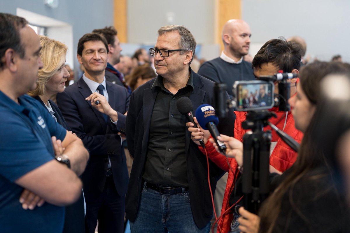 karampatrick's tweet photo. Avec @vpecresse nous avons inauguré les nouveaux équipements et bâtiments de notre CREPS IDF dans lequel nous avons investi une cinquantaine de millions d'euros pour créer les meilleures conditions d'entraînement et d'hébergement pour nos futurs champions.

Augmentation de la qualité et de la capacité d’accueil, développement des activités et des infrastructures sportives afin que cet établissement devienne une référence dans la préparation des sportifs de haut niveau dès leur plus jeune âge et la formation des encadrants.

Les athlètes bénéficieront d’un environnement moderne, fonctionnel, et à la pointe de l’innovation avec notamment : 
- 2 nouveaux gymnases, 
- 1 salle d’entrainement en hypoxie (reproduction des conditions d’entrainement en haute altitude pour améliorer les performances sportives), 
- de nouvelles installations de récupération avec 1 hammam et 1 jacuzzi en complément du sauna déjà existant, 
- 1 tapis roulant d’hydrothérapie pour faciliter la réadaptation. 

Labélisé « Centre de Préparation des Jeux Olympiques de Paris 2024 », il accueillera ainsi des délégations françaises et étrangères, notamment la délégation Ukrainienne du 12 au 23 juillet 2024.