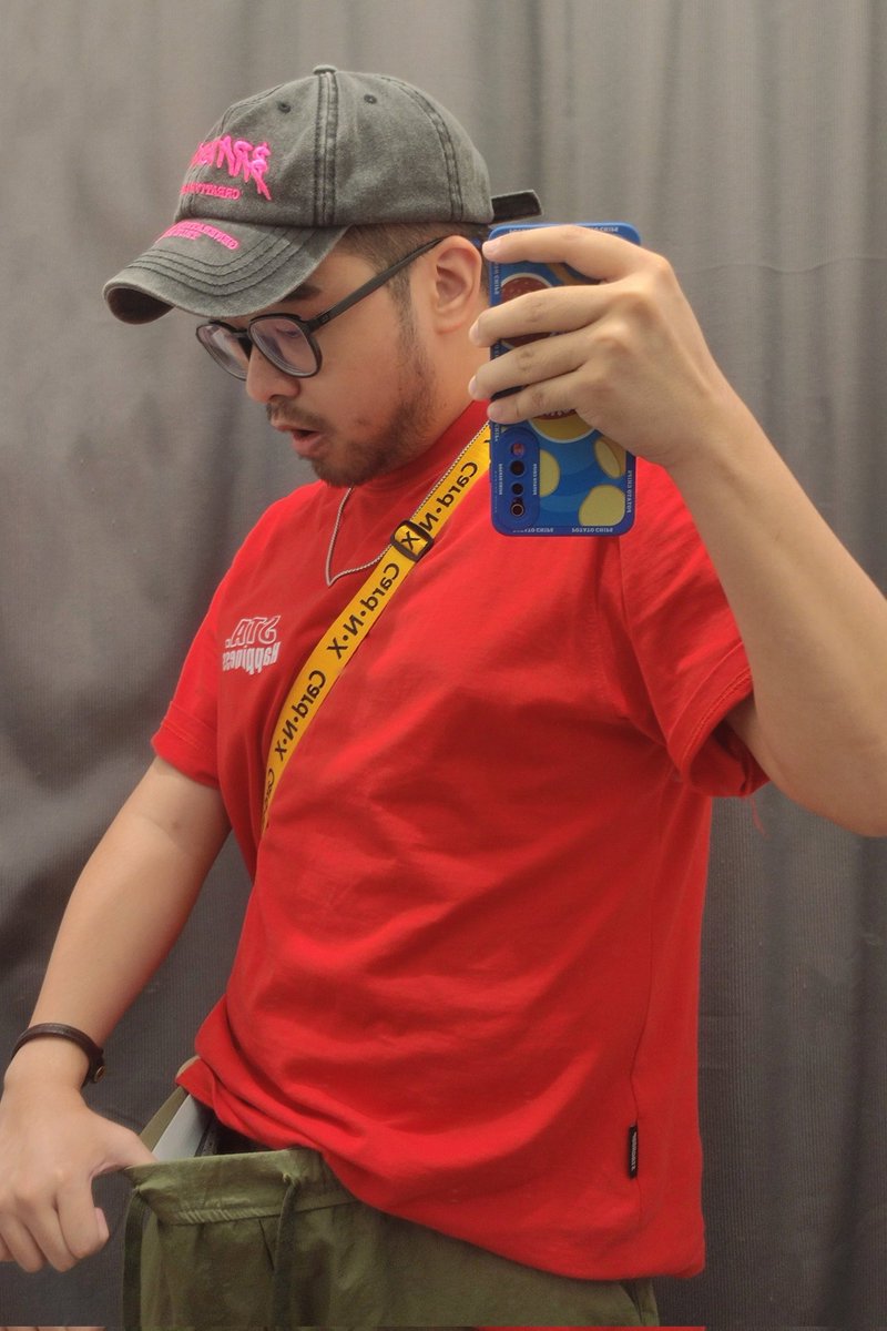 你的九 tweet media