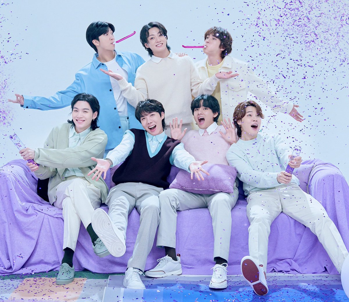 bts_bornlegend's tweet photo. HAPPY ANNIVERSARY BTS 💜
APOBANGPO 💜
#BTS11thAnniversary 
#BangtanTurns11
#11YearsWithBTS 
#BorahaeBTS #11YearsOfAPOBANGPO
#ElevenYearsAndCounting #SeeYouNextYear https://t.co/5NgTJfctll