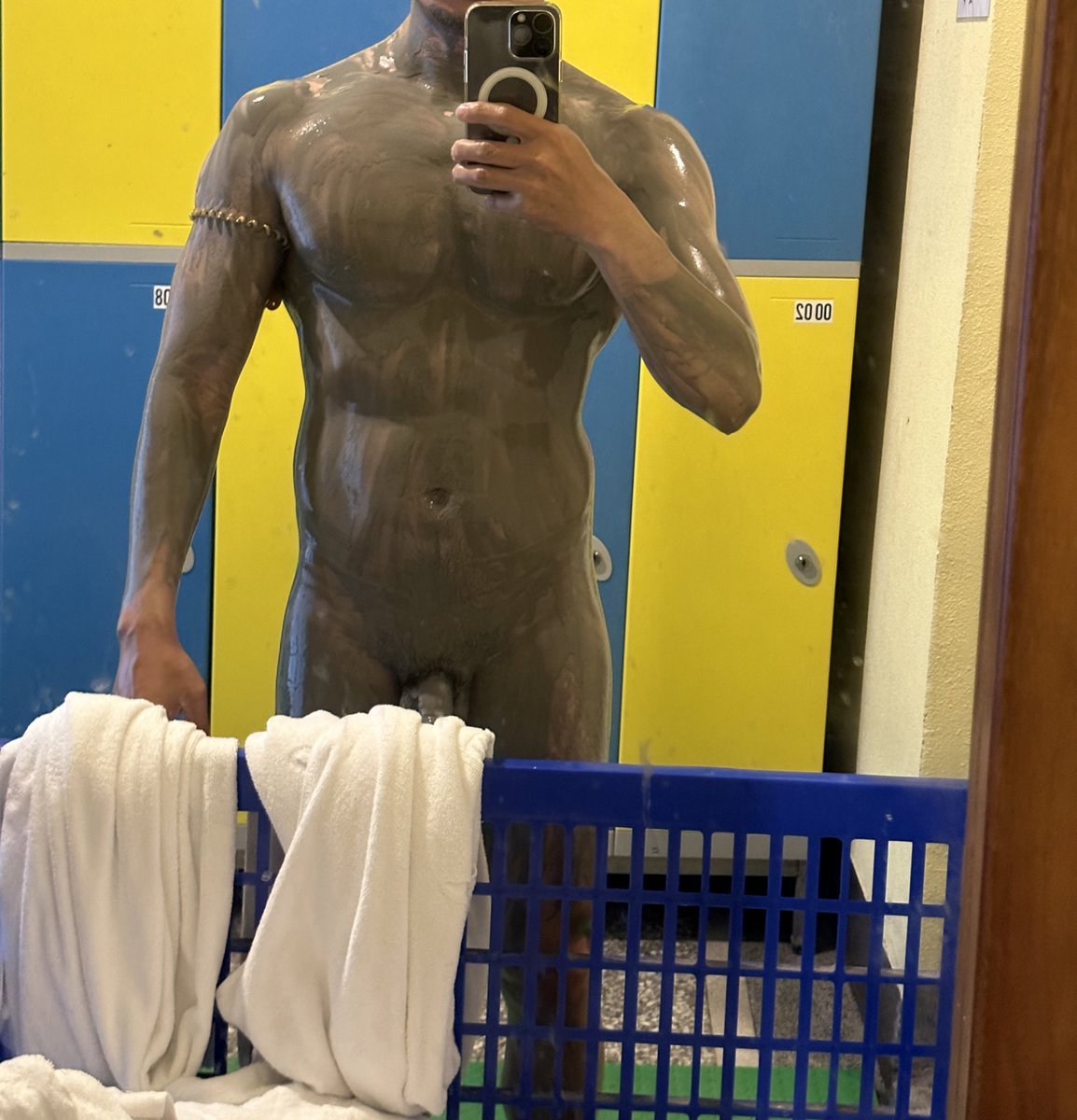 夏天包場只能玩泥巴。