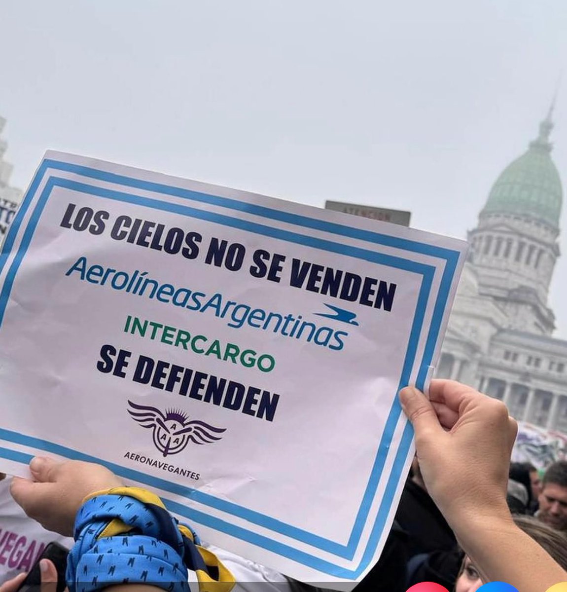 #AerolineasNoSeVende 
#AerolineasSeDefiende 🩵✈️