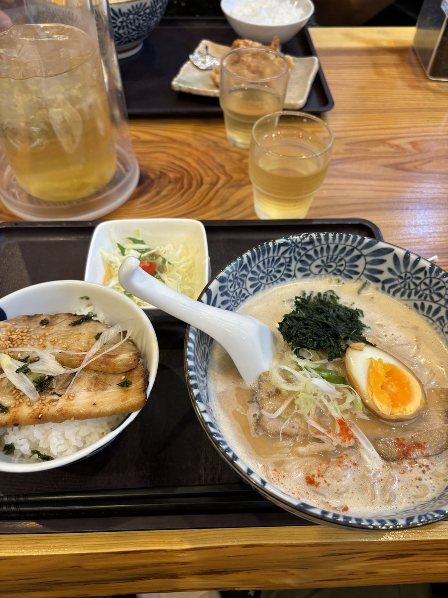 SAMEiland's tweet photo. 松阪来たら太るって
食べたものが体を作るんやから
自業自得ですわ

しかしここのジンギスカンは美味かった
一升瓶よりこっちやな https://t.co/BxPJNsXVGu