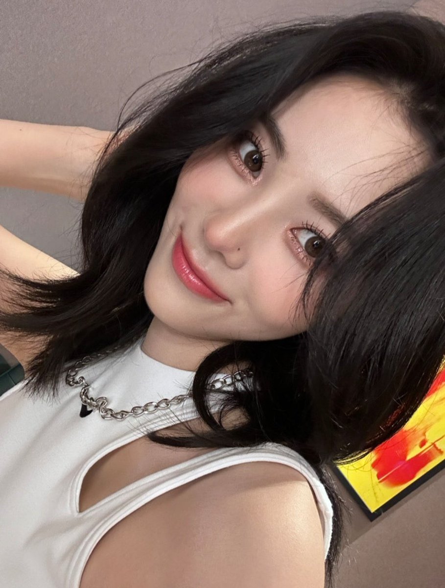 ❥ loona pics tweet media