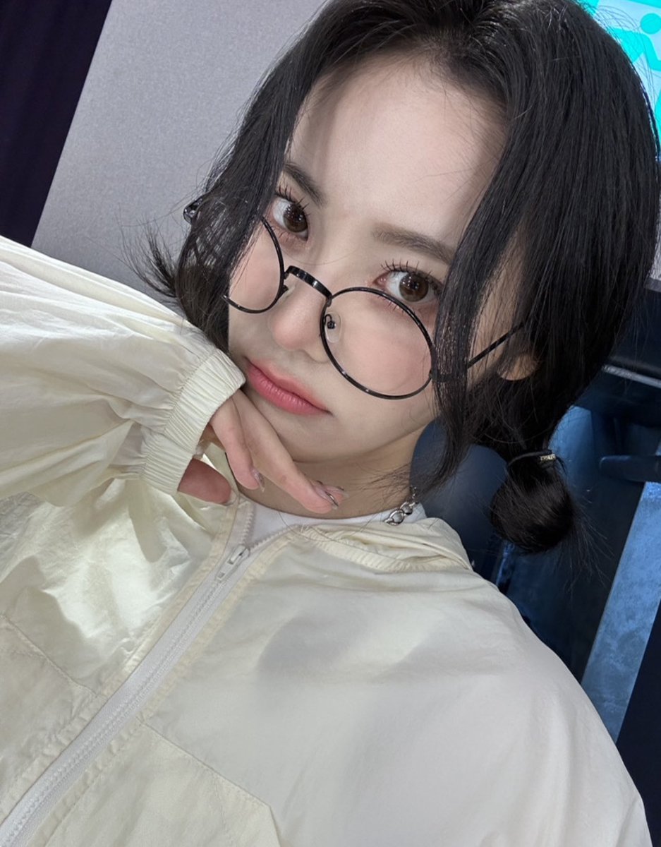 ❥ loona pics tweet media