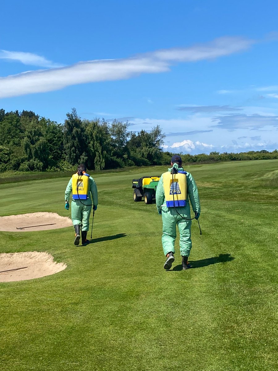 CaldygcGreens's tweet photo. Lots of tlc, amongst regular maintenance in prep for #ORQ spot treating surrounds for weeds, extra work around hazards and boundaries. Up to now, the weather hasn't been too bad, so long as you're wearing thermals and waterproofs. https://t.co/xvR4rybu9V