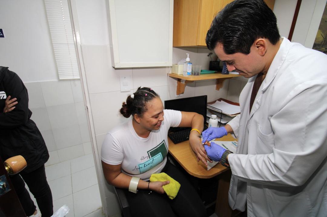 VincentiLab's tweet image. Así fue la #jornada de salud integral este 01 de Junio realizada en el sector Bucaral, #Caracas.

Más de 200 personas fueron atendidas en 16 especialidades diferentes.

Gracias a Salud Chacao por tomar en cuenta a Laboratorios #Vincenti para ser parte de estas alianzas. #salud