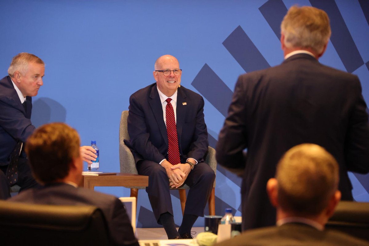 GovLarryHogan's tweet photo. Started our day meeting with the @USChamber Board of Directors talking about some of my priorities for the Senate–including tax relief, expanding workforce development, and cutting excessive regulations. 

We need more leaders in Washington who understand what it's like to run a business and know the challenges Main Street is facing.

I’ll continue to be unabashedly pro-jobs and pro-small business so we can grow the economy and create more opportunities for Marylanders.