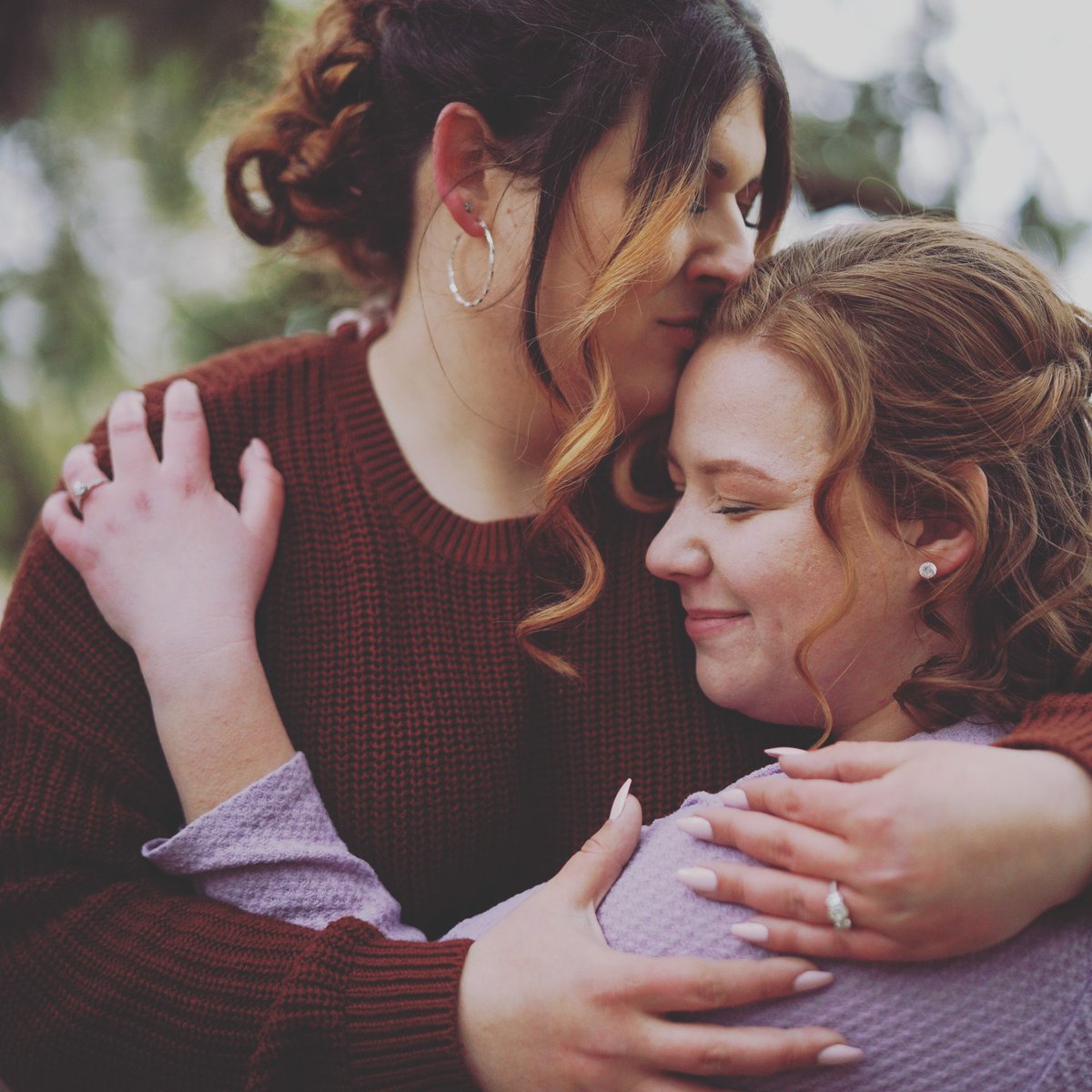 evollgbt's tweet photo. Very beautiful couple: Jessica & Gwen 👭💕
Photographer: @pieropierrotphotographer 📸
#twobrides #lesbianwedding #lgbt #lesbiancouple #girlswholovegirls #femmelesbian #femmecouple #lesbian #lesbian #lgbtq #lovewins #lesbianas #lesbianofinstagram #lgbtq #lesbiancouple #love https://t.co/czj1zA1PGi